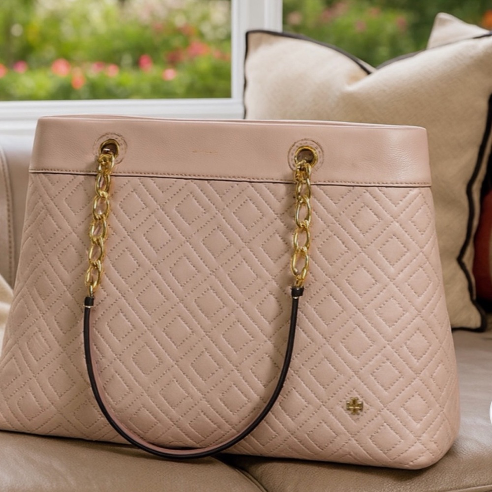 Tory Burch Quilted Cream Shoulder Bag with Gold Chain